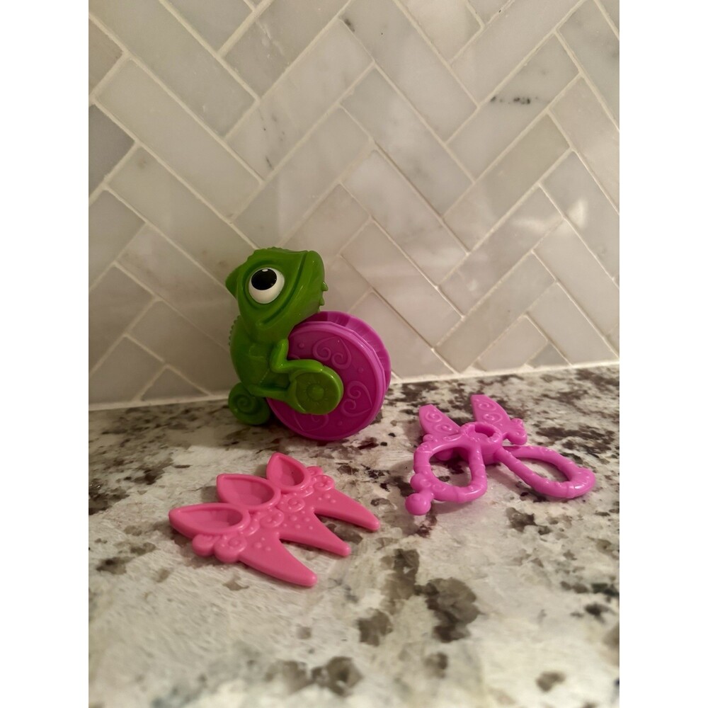 Play-Doh Disney Tangled Pascal Royal Salon Styling Tools